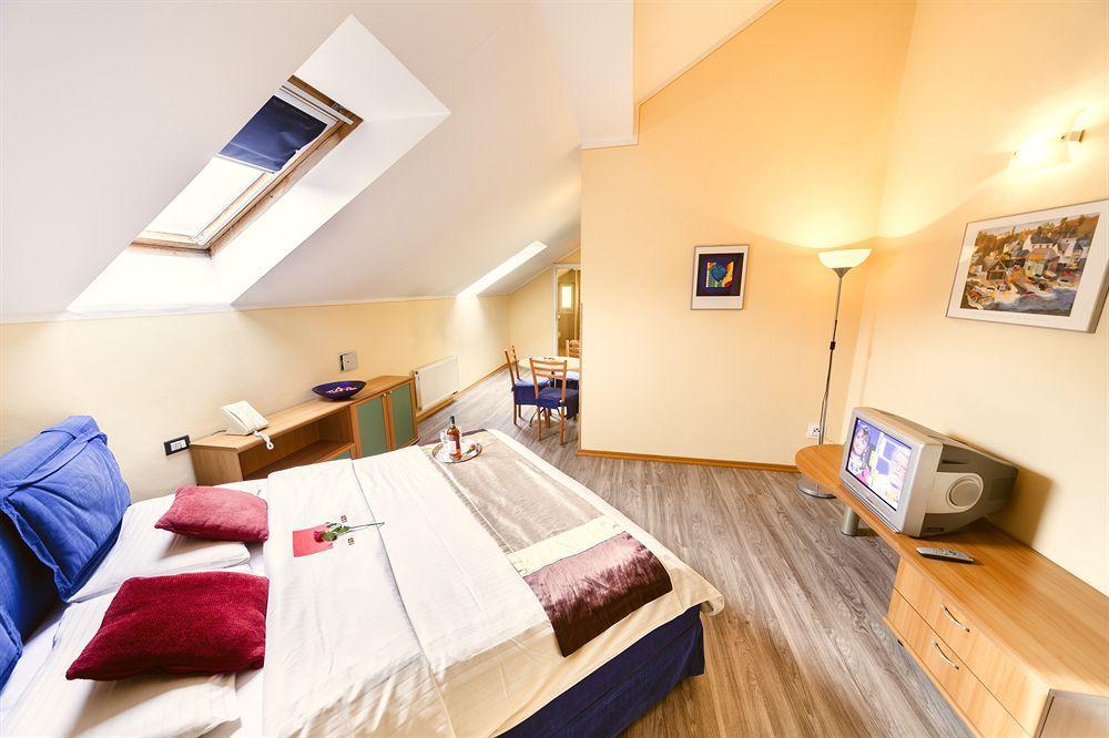 Central Hotel Tiepolo Prague Extérieur photo